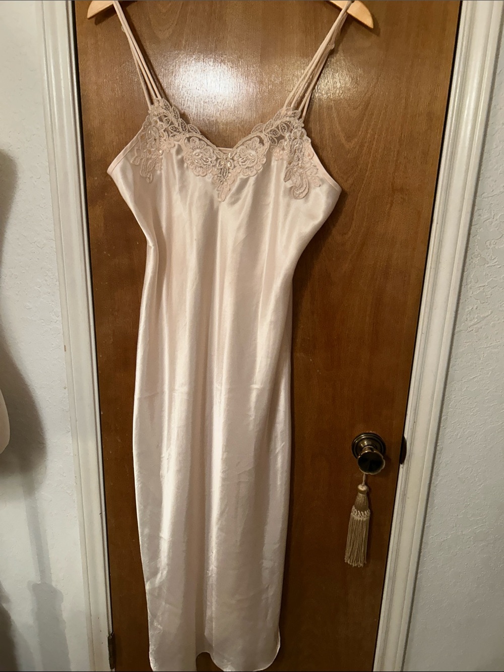 Silky Lace-Trim Slip Gown. Blush. M. Like new